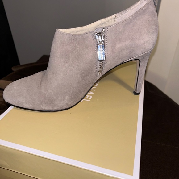 Michael Kors Sammy Ankle Boot - Picture 2 of 5